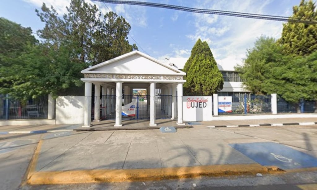 Hecho. Un estudiante de Derecho fue víctima de robo de su moto mientras tomaba clases.