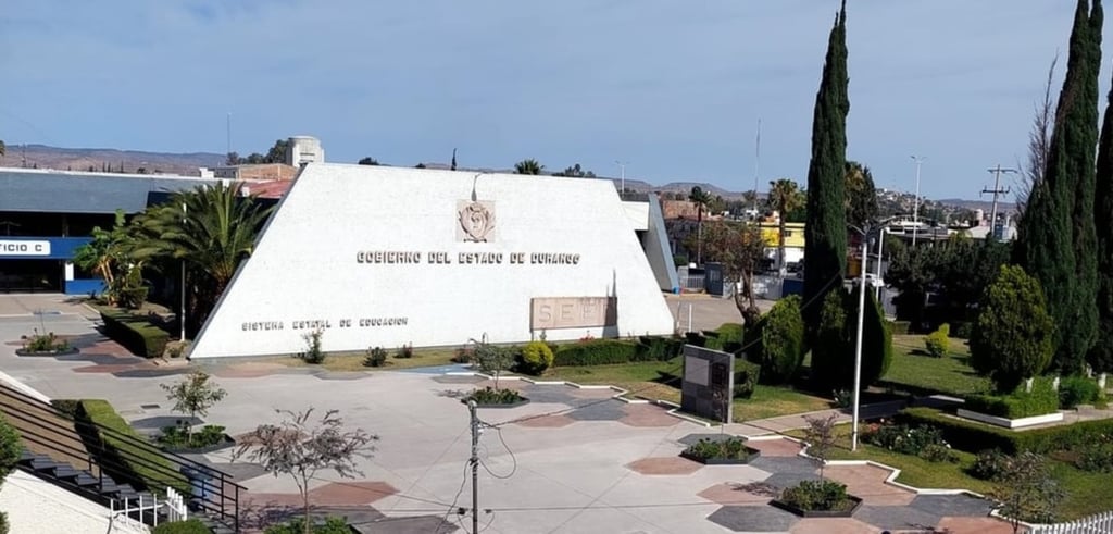 Recortes. Son más de mil trabajadores administrativos los que tiene de más la Secretaría de Educación.