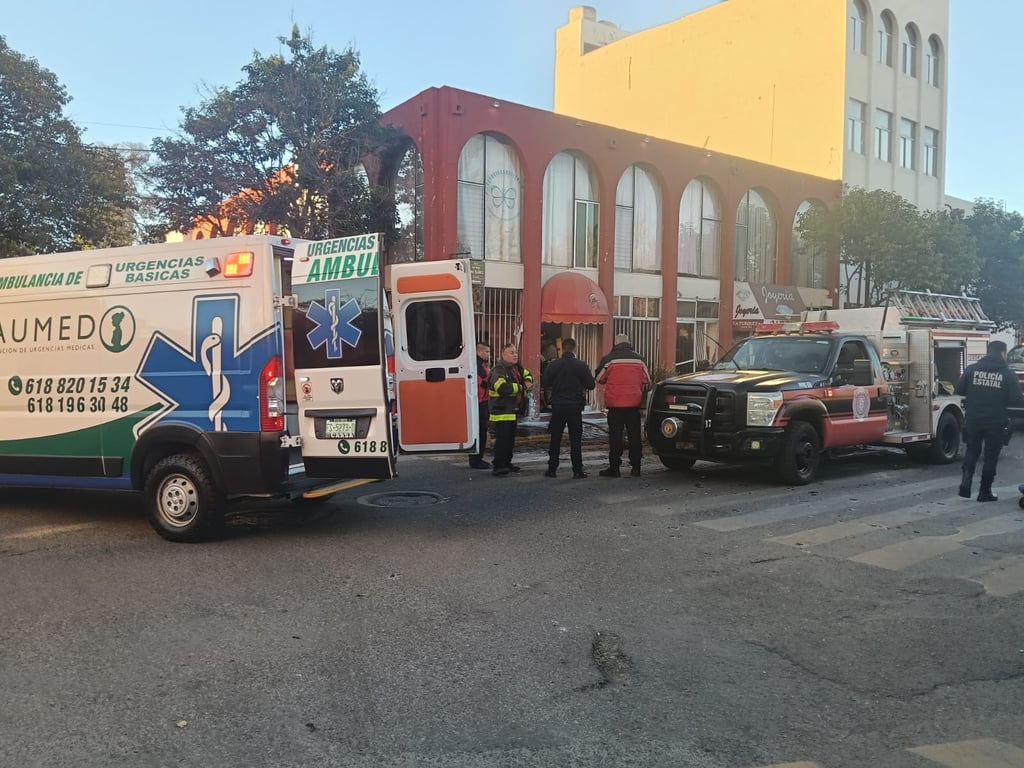 Hecho. Cuatro personas del sexo femenino resultaron con lesiones; dos de ellas en la mayoría de la superficie corporal.