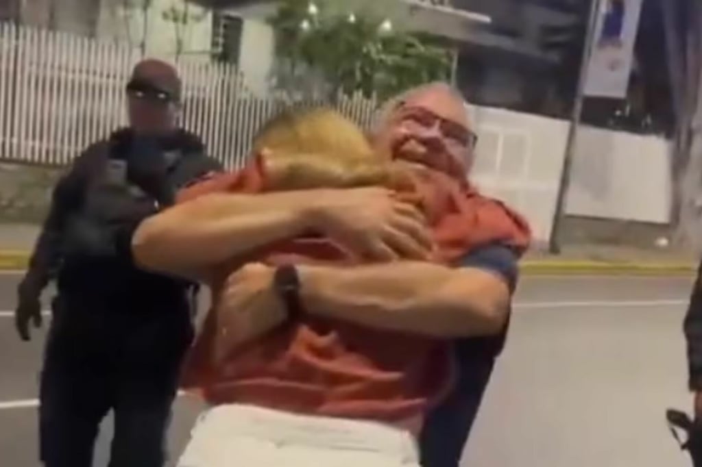 Presos políticos de Venezuela salen de prisión