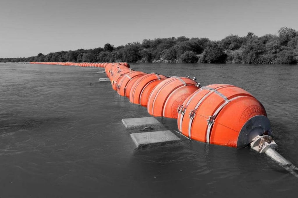Crisis Migrantes: Embajada de EU pide no cruzar el río Bravo ante instalación de barreras flotantes