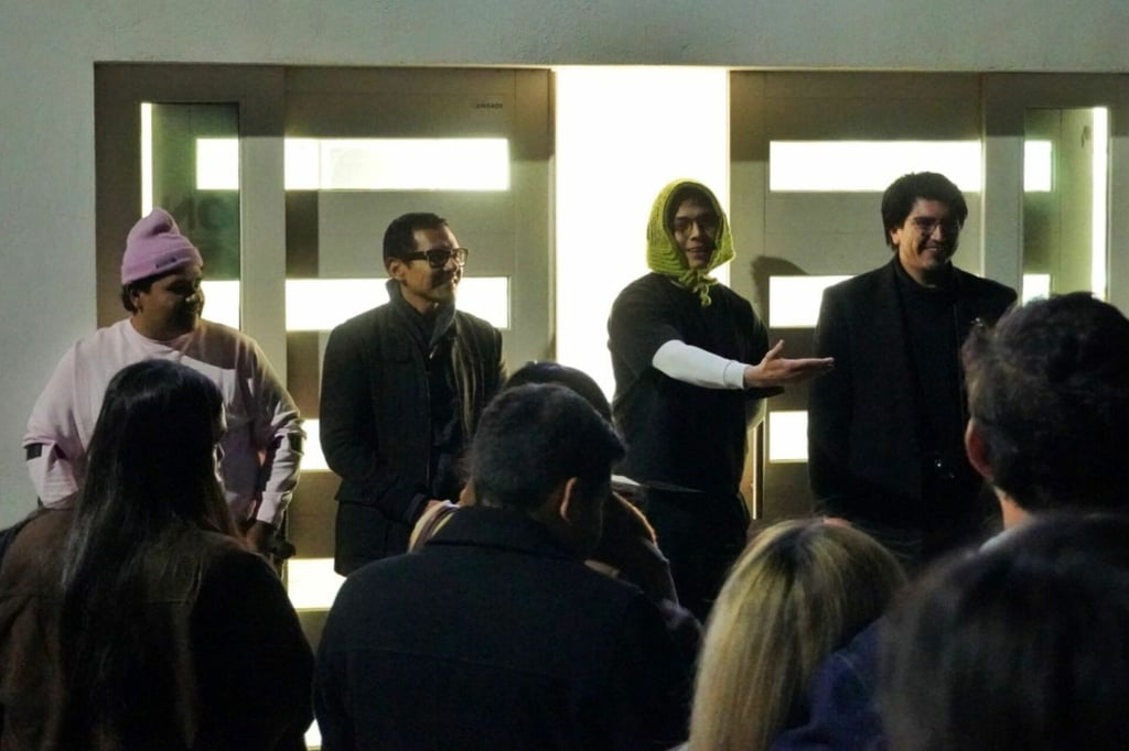 Enrique Guzmán dialoga con la fotografía en ‘Perros de Casa / Gente de Calle’