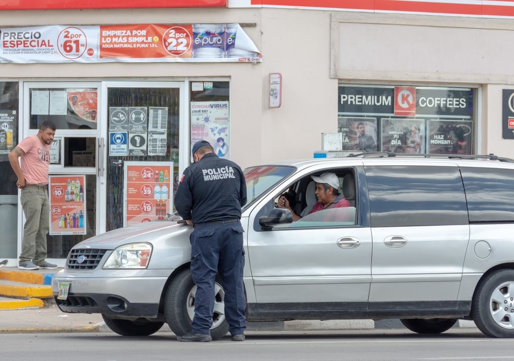 En los retenes antialchol detectan a las personas que van circulando en algún grado de ebriedad.