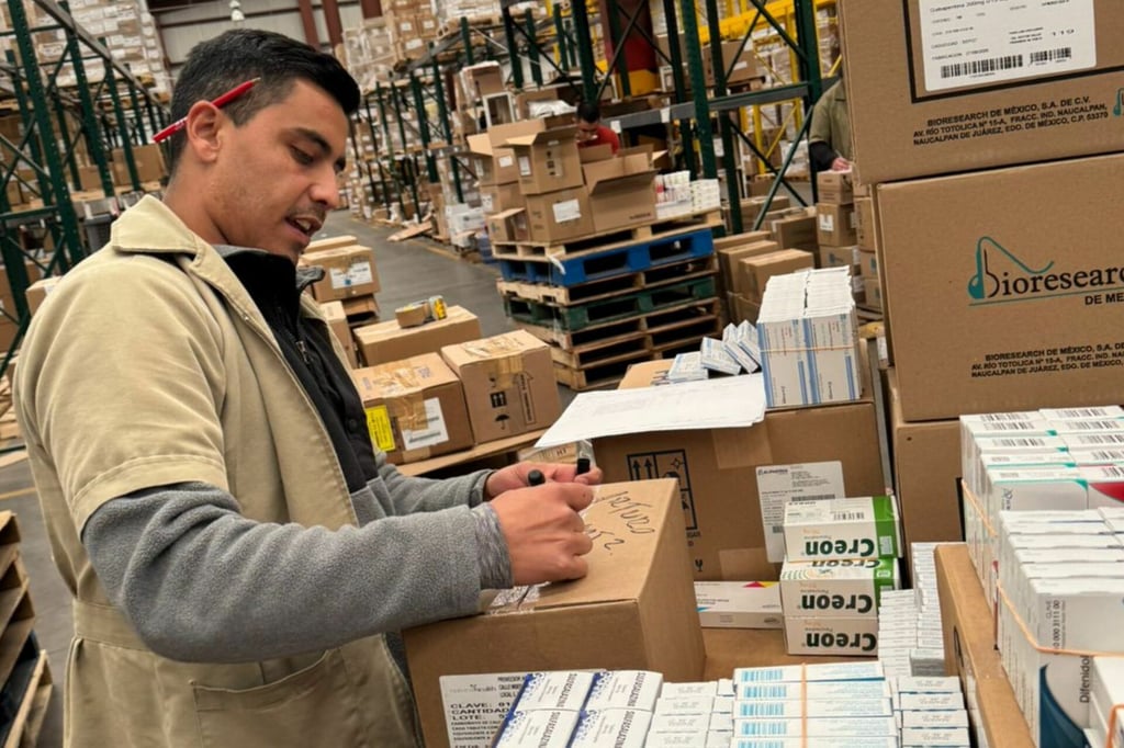 Entregan montacargas al almacén del IMSS en Durango