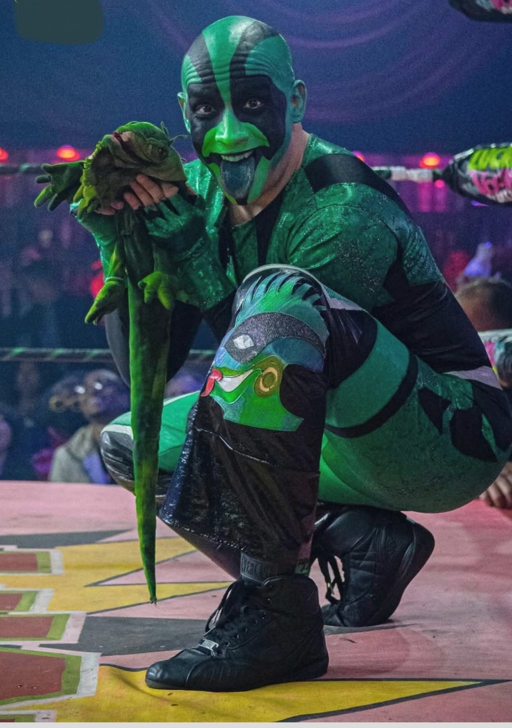 Fuerza. De la mano de una nueva era comandada por The Undertaker, la Tres Veces Estelar ajusta su rumbo con un proyecto renovado.