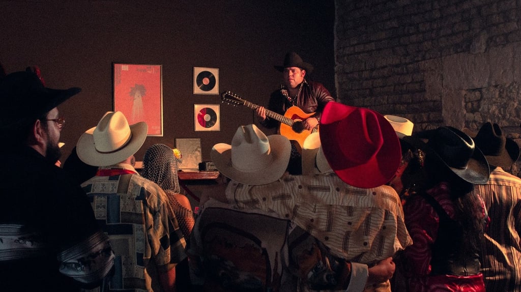 Shows. El duranguense se sumará como músico invitado, acompañando a Cirerol en un formato íntimo que retoma la esencia folk y de canción de autor.