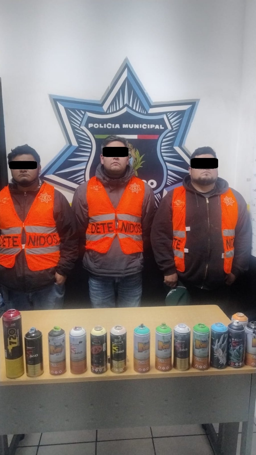 Acción. Detienen a tres por grafiti vandalico en la Zona Centro de la ciudad de Durango.