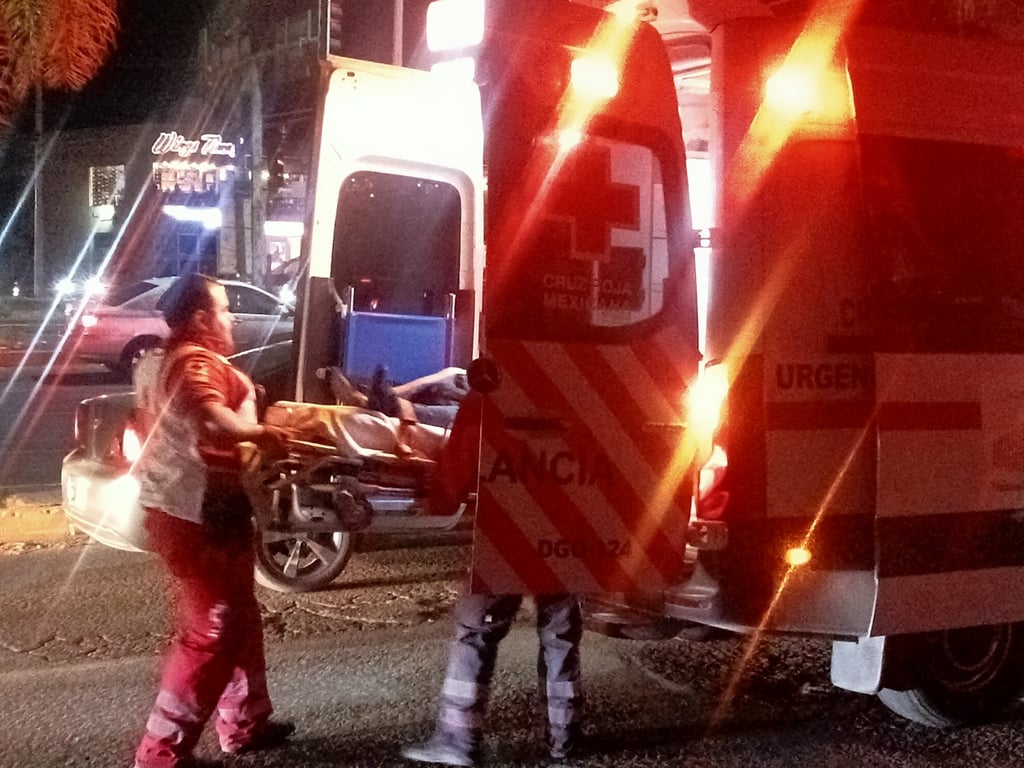 Hecho.  Joven ingresa al Hospital General 450 tras ser apuñalada en la zona centro de la capital duranguense, por otra mujer.