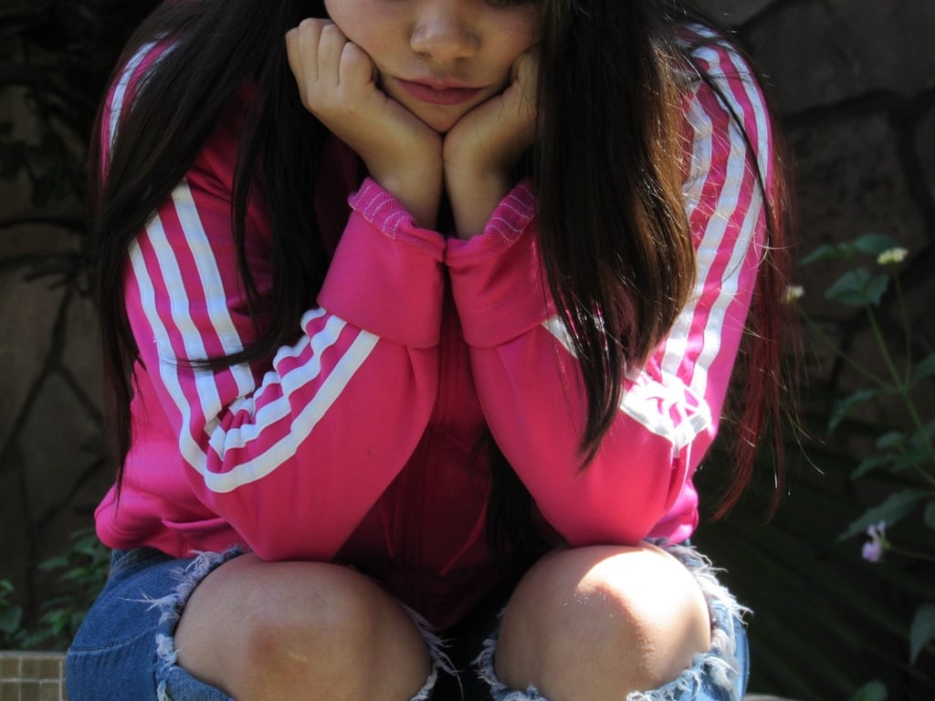 Soledad. Cada vez más jóvenes y adultos jóvenes evitan el contacto humano y limitan sus amistades a lo digital, con efectos visibles en su salud mental.