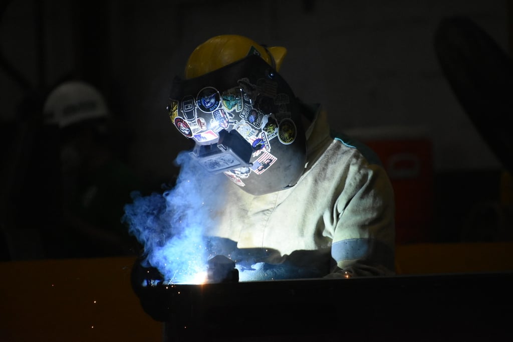 Empleos. La mayoría de las empresas están enfocadas en la permanencia de empleos, por lo que se está replanteando la operación en las empresas.