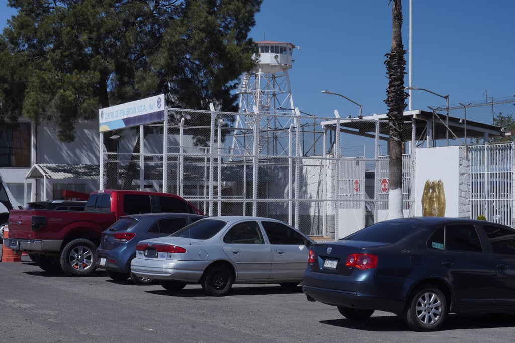 Hecho. En el municipio de Canelas detuvieron a un hombre con una camioneta robada en Santiago Papasquiaro en el 2025.