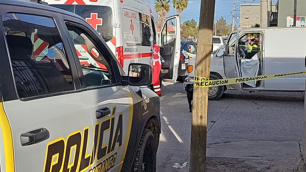 Luto. Muere hombre dentro de camioneta de problemas cardiacos cuando iba a una clínica del IMSS por sentirse mal.