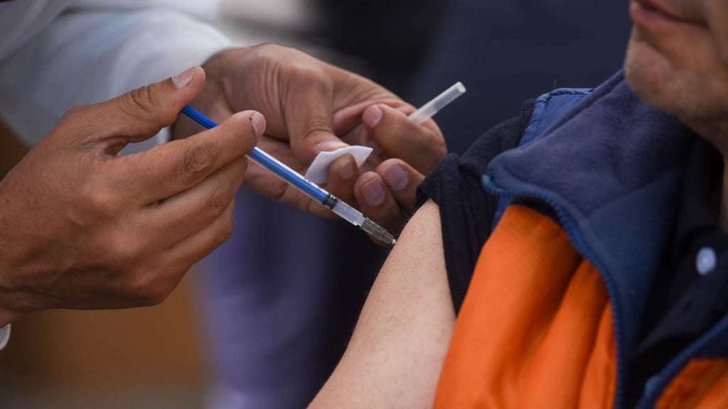 Salud. La campaña de vacunación contra el sarampión está siendo aceptada por los adultos jóvenes.