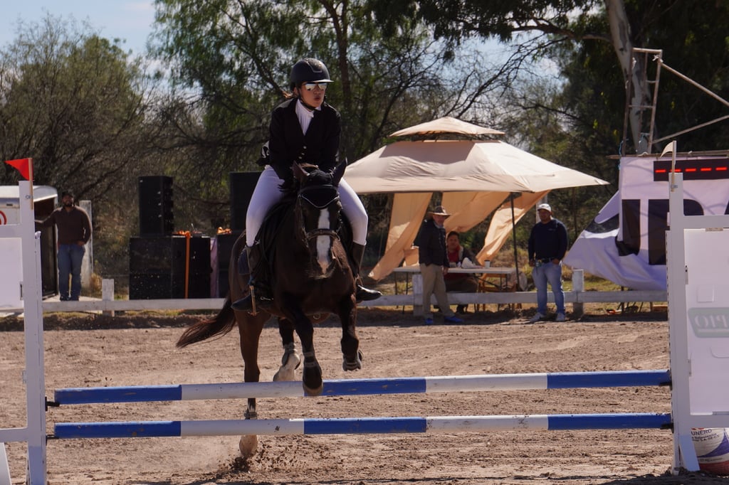 Destacado. Esmeralda Valenzuela y Dulce Santiesteban completaron el podio en segundo y tercer lugar, respectivamente.