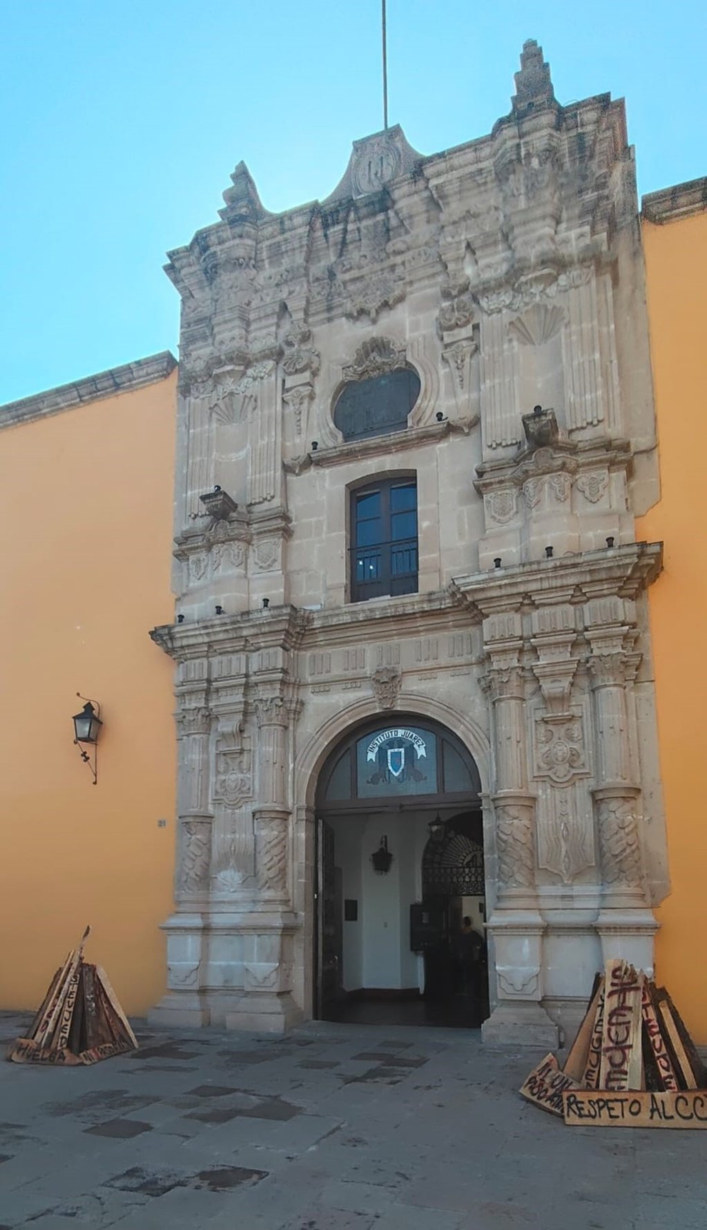 Salario. Alrededor de 900 trabajadores de la UJED aún perciben salarios más de 40% por debajo del mínimo, por lo que se demanda un incremento mayor para ese sector.
