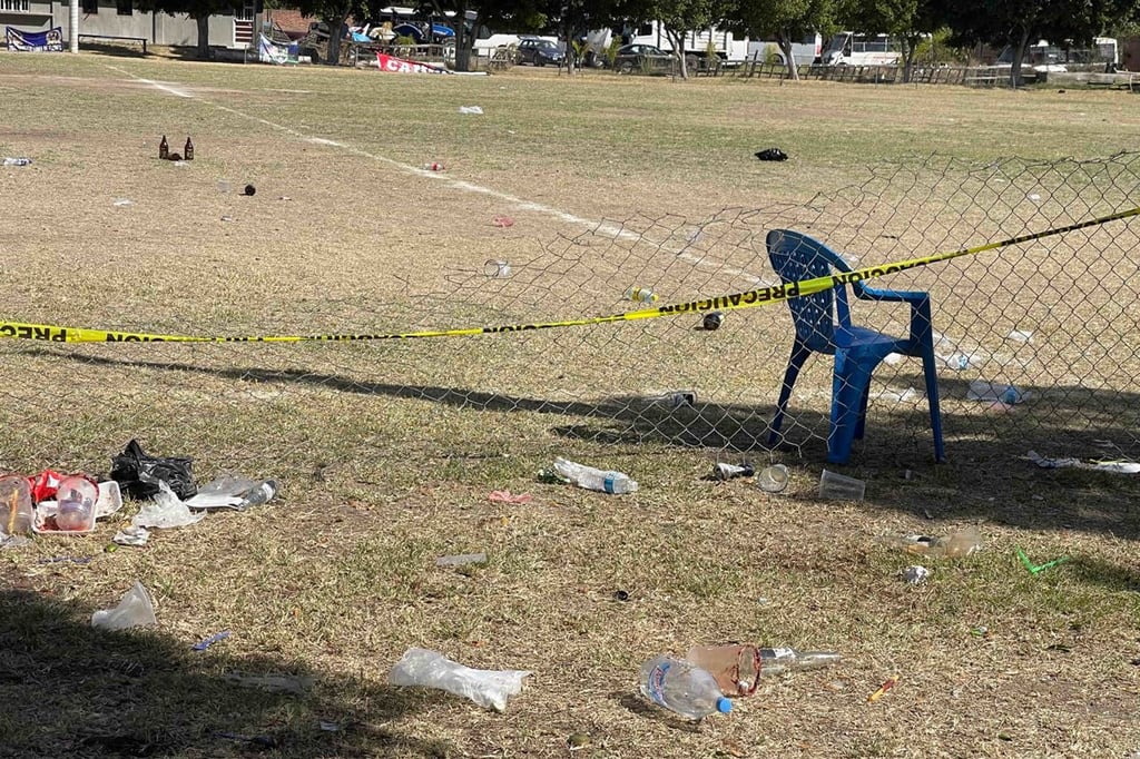 Condena. En Guanajuato un comando armado abrió fuego contra jugadores y familias, dejando al menos 11 personas sin vida. 