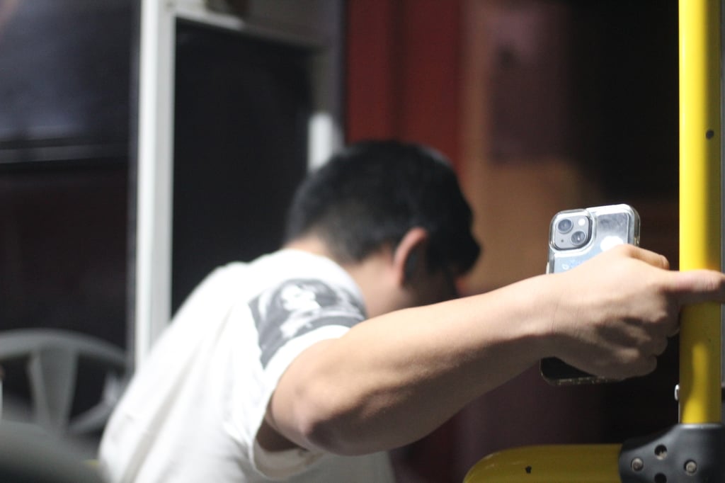 Requisito. De concretarse este plan, todos los usuarios del transporte público que tienen derecho a la tarifa preferencial tendrán que traer un celular.