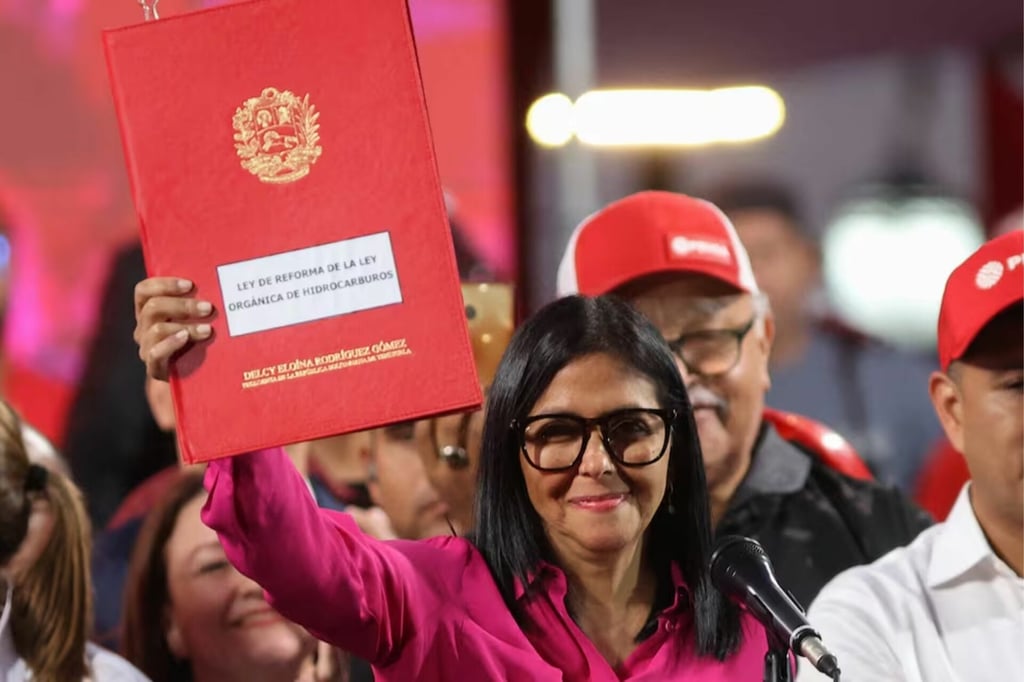 Venezuela aprueba reforma petrolera afín a EU; pretende atraer inversión privada