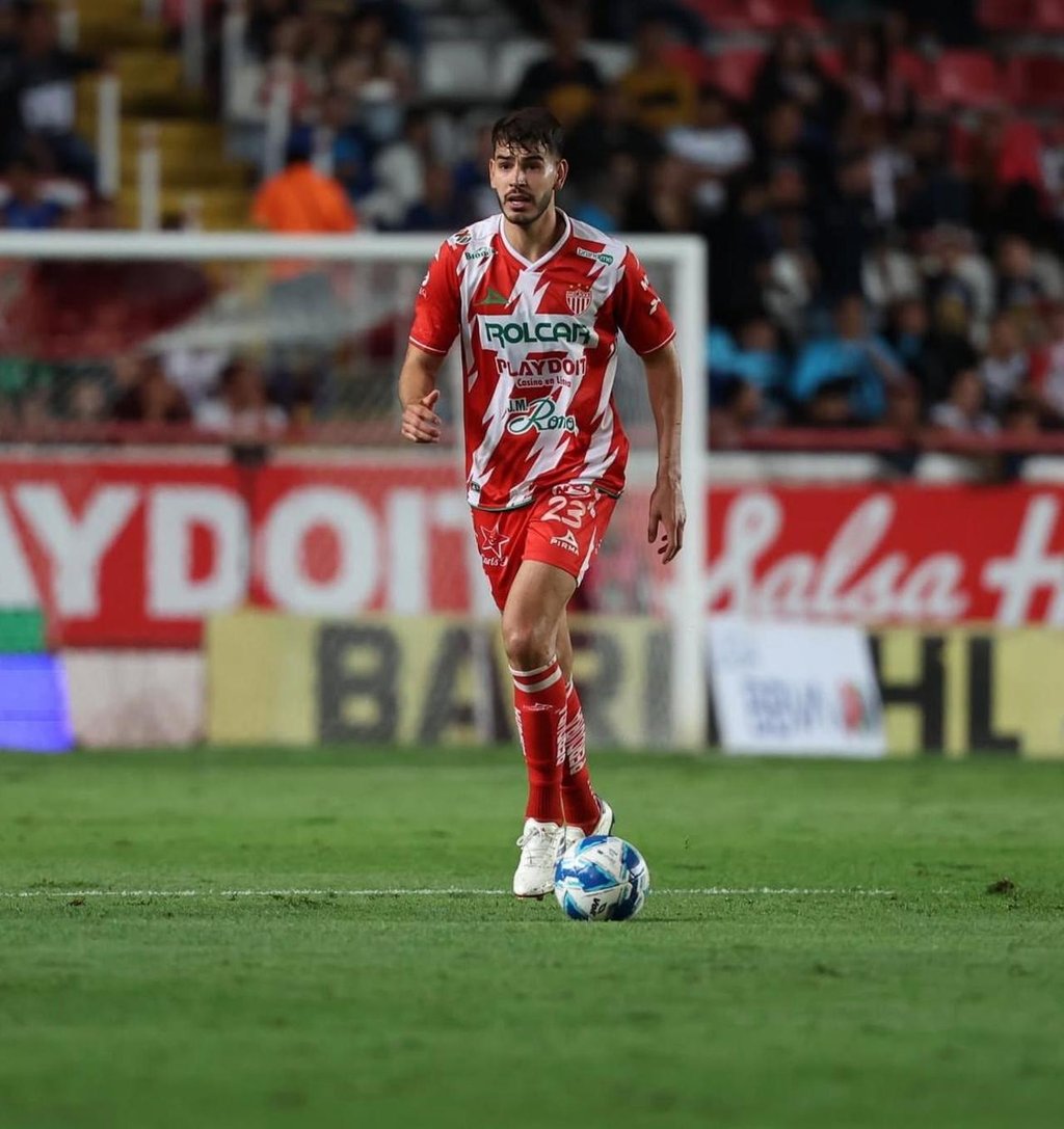 Nivel. Con este movimiento, el mexicano intentará elevar su juego.