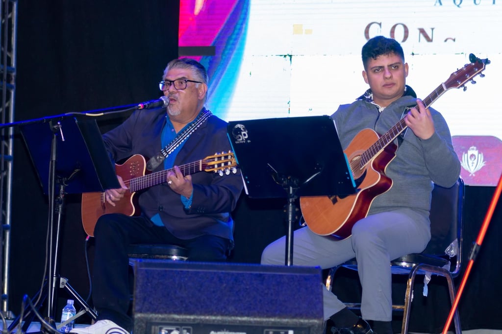 El cierre estuvo a cargo de Beto Márquez 'El Dragón', referente de la trova en Durango.