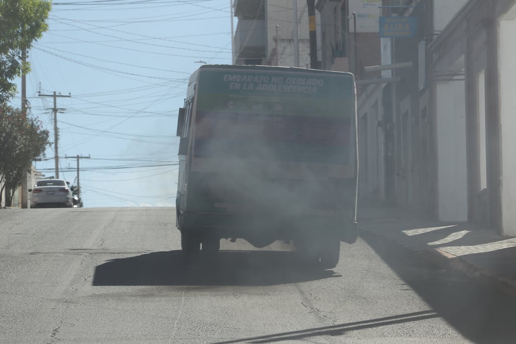 Complicado. Es difícil sacar una unidad de circulación ya que implica una cuantiosa inversión, por lo que en varias ciudades siguen circulando autobuses en mal estado.  