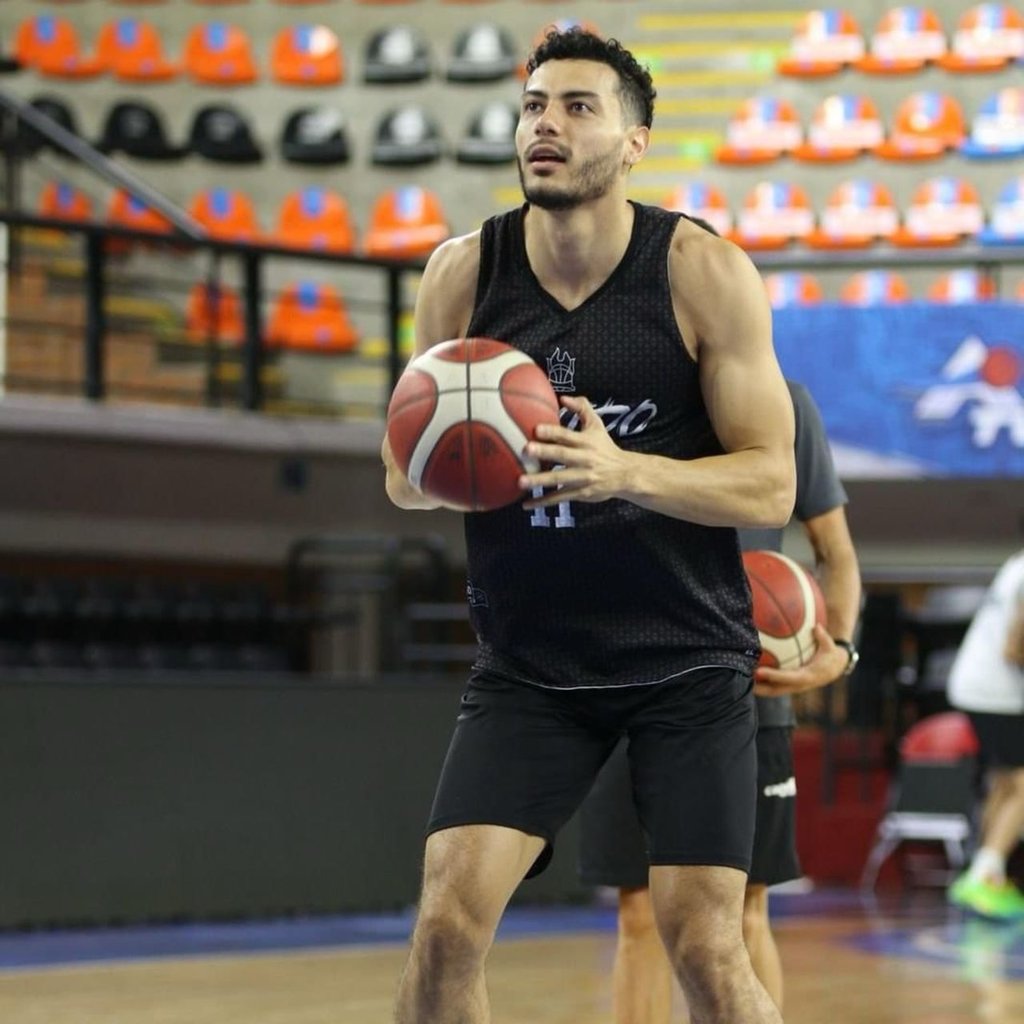 Figura. En su ciclo previo con el equipo durante la temporada 2024, Herrera se estableció como un elemento constante en la rotación perimetral de los Caballeros, destacando por su capacidad de recuperación de balón y efectividad en los tiros de media distancia