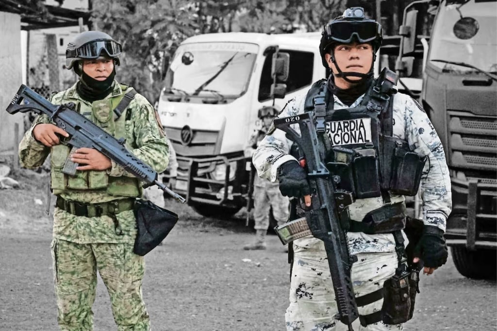 Fuerzas federales irrumpen en finca de Tequila y decomisan armamento