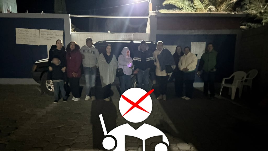 Padres de familia de la EST 12 mantienen paro; rechazan cubrir vacantes con maestros internos 