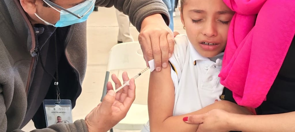 Cifra. Tan solo el miércoles en el domo del CCH se aplicaron cinco mil 700 vacunas en un solo día.