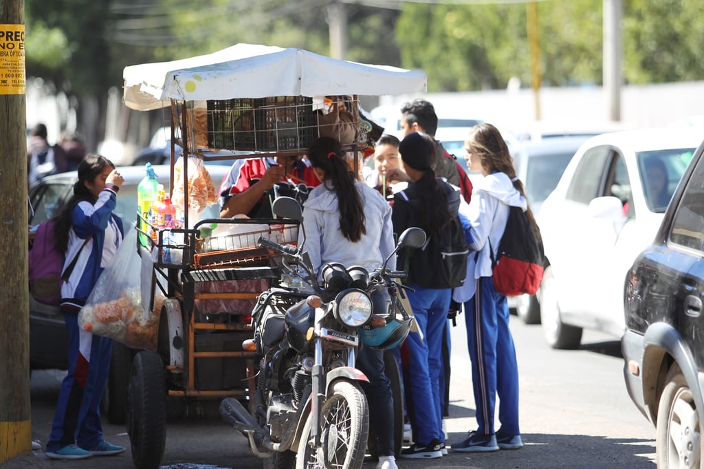 Aseguran que son pocos los que siguen ofreciendo algunos alimentos 'chatarra' y se les exhorta al cambio.