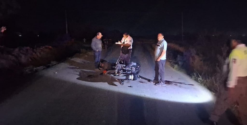 Reporte. Se informó que ambos conductores salieron proyectados a la cinta asfáltica donde terminaron tendidos sobre la cinta asfáltica con múltiples lesiones.