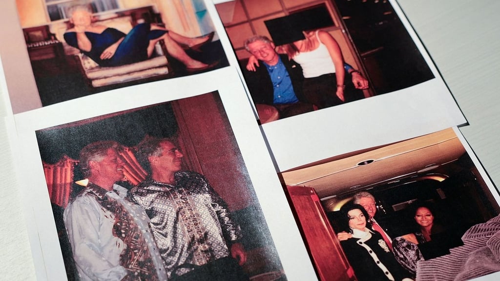 En las fotografías también se encuentran el actor Kevin Spacey.