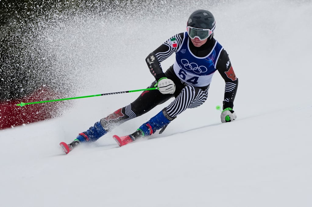 Dato. A sus 18 años, el esquiador mexicano y su madre, Sarah Schleper, forman la primera dupla madre e hijo en una misma delegación.