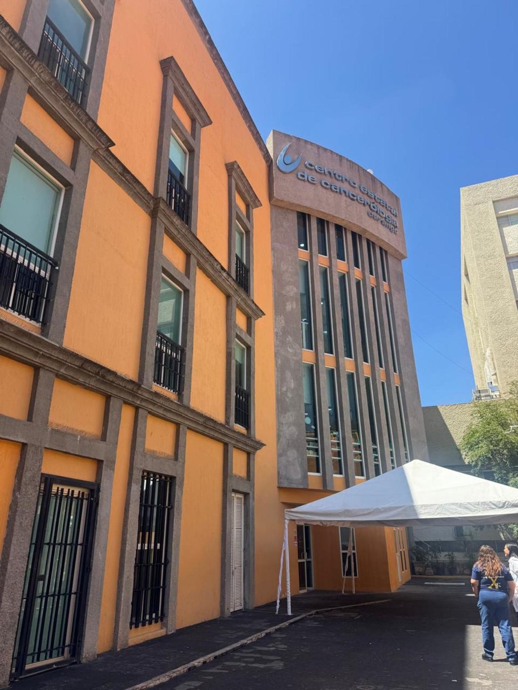 Respaldo. Recién se hizo entrega de apoyos para pacientes y para sus familias.