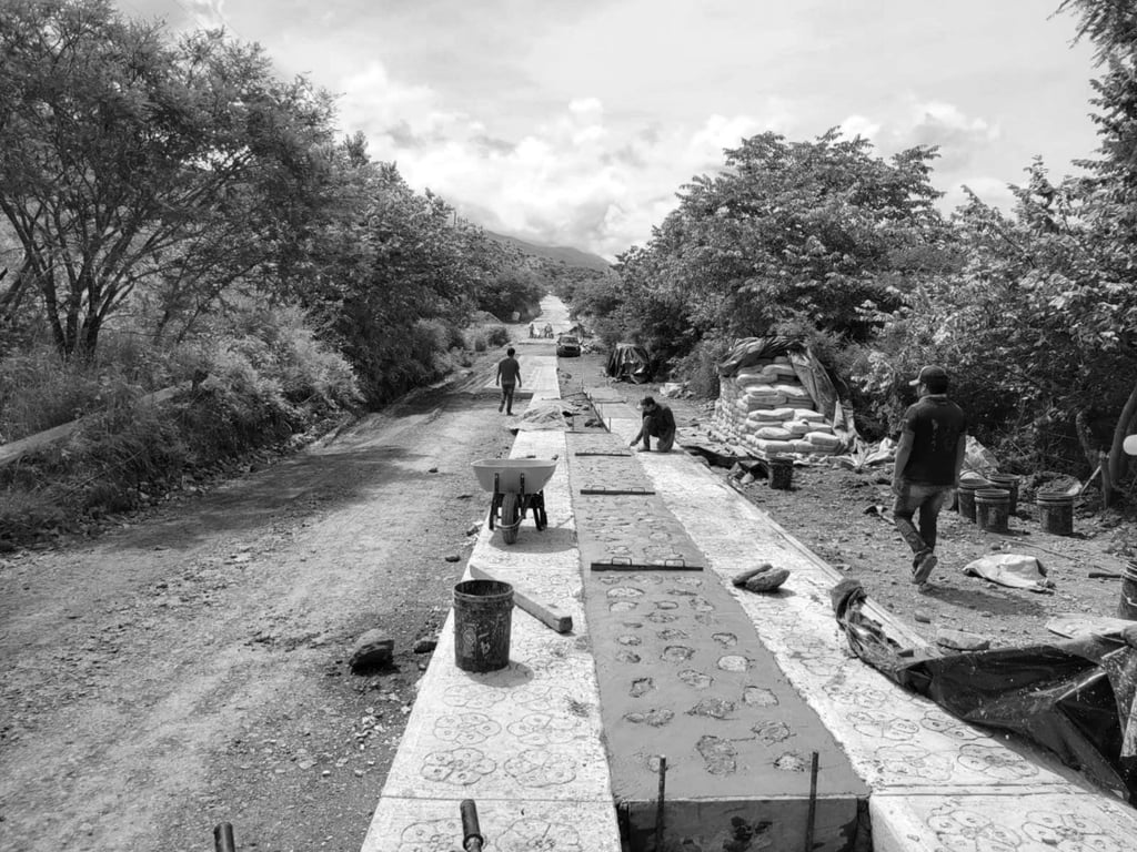 Método. Se invierte en la sierra indígena de Durango en caminos artesanales.