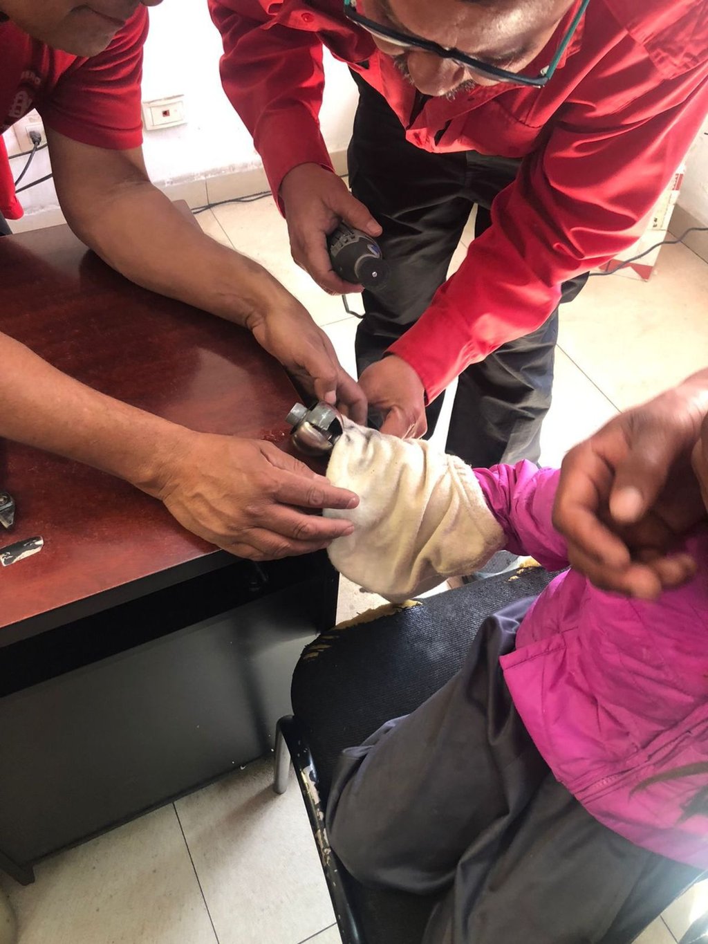 Procedimiento. Se informó que la niña pudo retirarse con su familia tras recibir las curaciones necesarias.