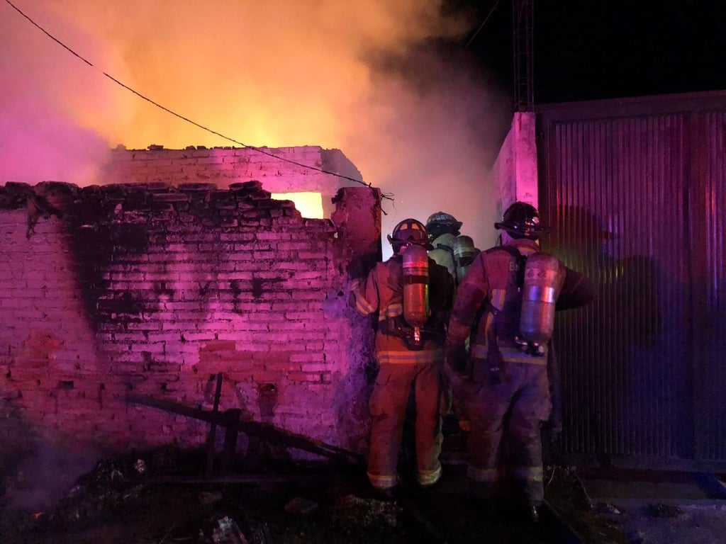 Un incendio en una vivienda movilizó a cuerpos de auxilio.