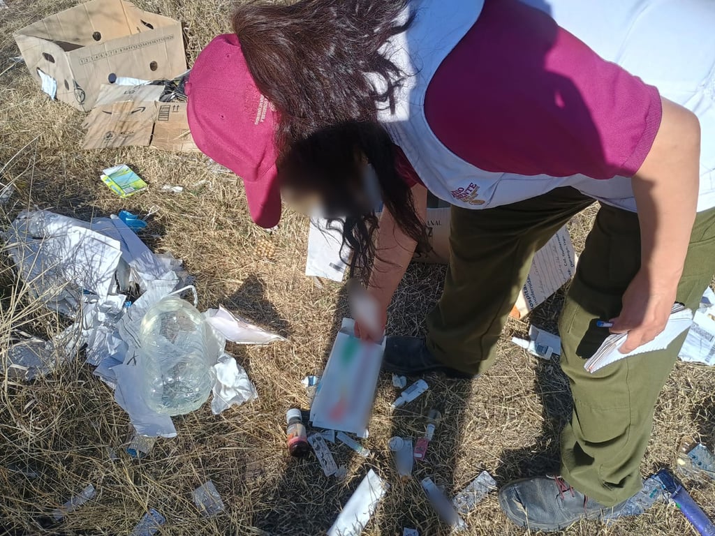 Evidencia. Durante la inspección se localizó un tiradero clandestino entre la maleza.