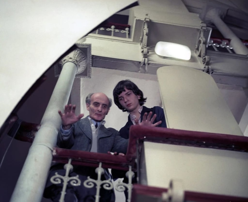 Filme. La cinta es dirigida por el polaco Krzysztof Kieslowski, una de las figuras más influyentes del cine europeo del siglo XX.