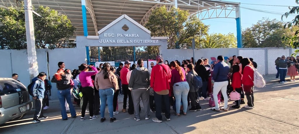 Acusación. En la Primaria Juana Belén Gutiérrez, los padres de familia ya están cansados de que el Director no haga nada para terminar con la presunta violencia sexual por parte de un alumno.
