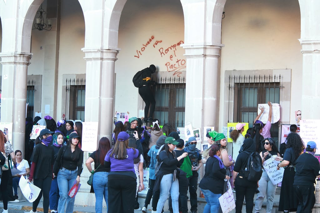 Cambios. Representantes de colectivos feministas aseguraron que los cambios se acordaron en la asamblea que hubo en el mes de febrero. 