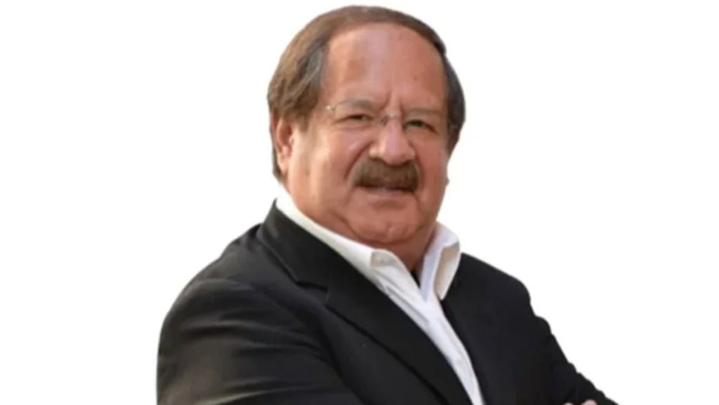 Pionero. Su voz acercó la F1 a millones de hogares y moldeó la pasión de una afición que hoy lo despide con gratitud.