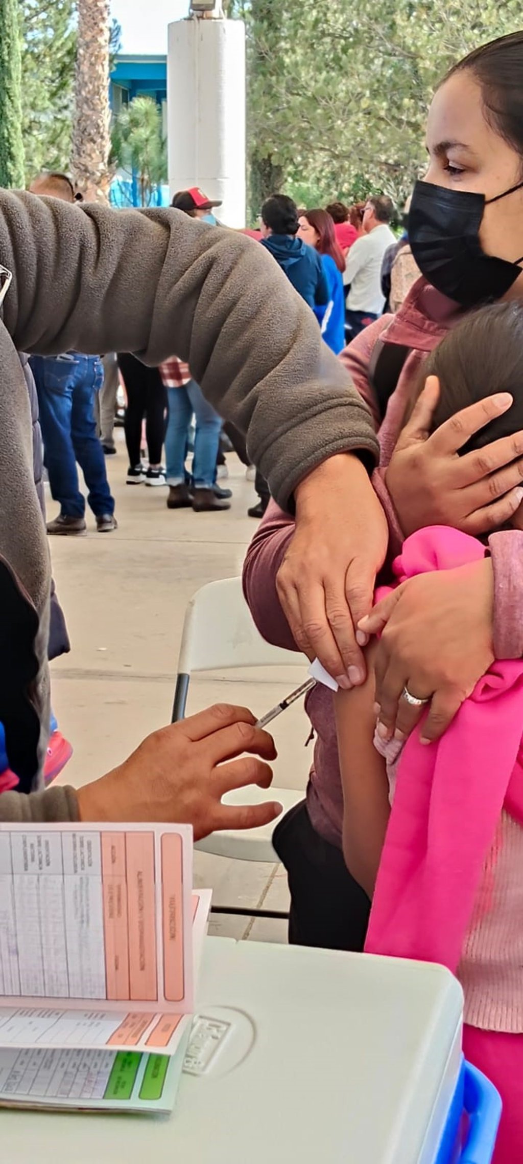 Llamado. Las autoridades siguen invitando a la población para acudir a vacunarse contra el sarampión e inmunizar a sus hijos.