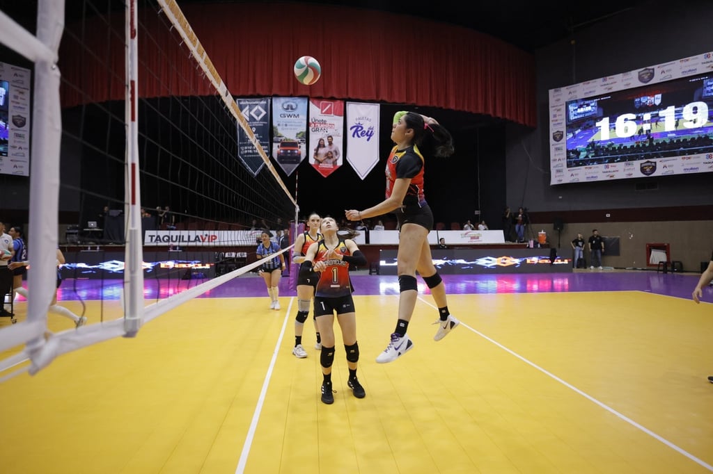 Figura. Gracias a su desempeño defensivo y lectura de juego, Daniela Bernal Barraza fue reconocida como la Jugadora Más Valiosa (MVP) del partido.