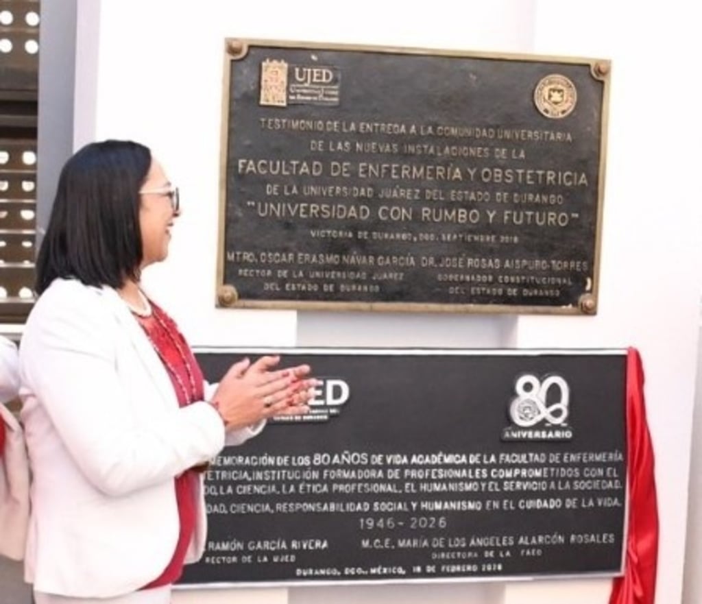 Develan. Realizaron un acto protocolario en el patio cívico para presentar la placa conmemorativa.