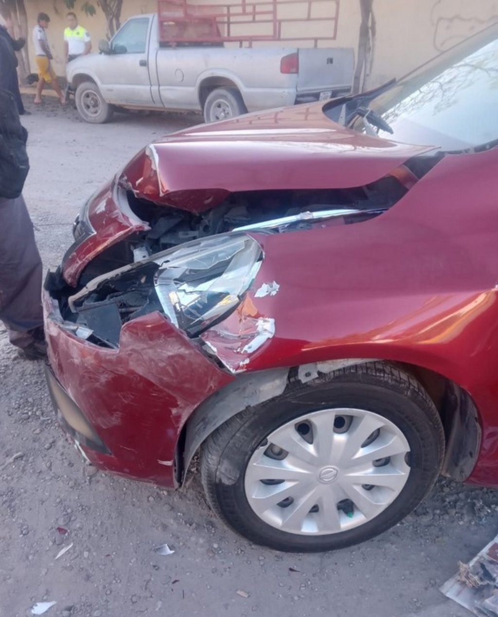 Percance. Aunque no se reportaron personas lesionadas, solo daños materiales.