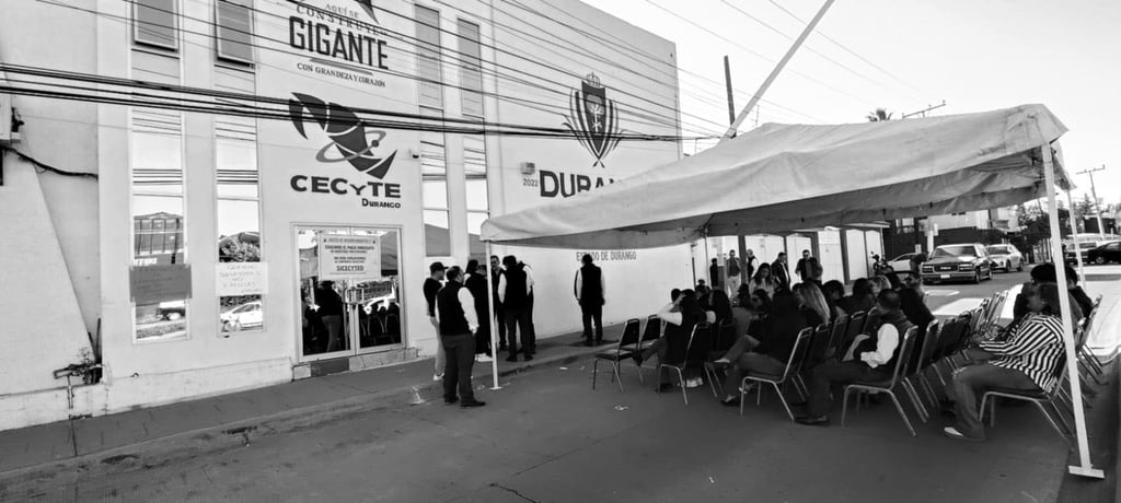 Medida. De nueva cuenta, el CECyTE fue tomado, en esta ocasión por los trabajadores sindicalizados, pero también cerraron los 70 planteles de este sistema.