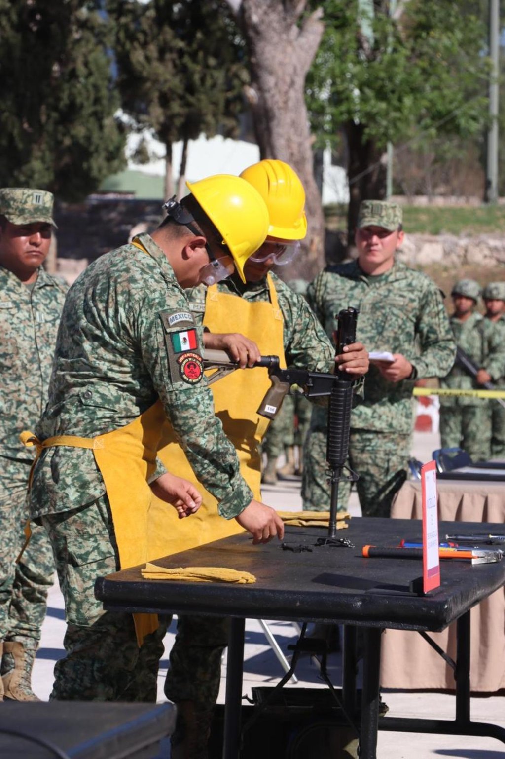 Magnitud. En el acto protocolario se dio a conocer que fueron cerca de 350 piezas de armamento las que fueron destruidas por diferentes procesos en el campo militar 5 de Mayo.