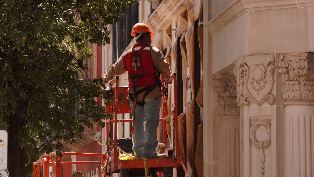 Trabajadores. Sin dos días de descanso, la reforma aprobada no representa un beneficio para los trabajadores. 