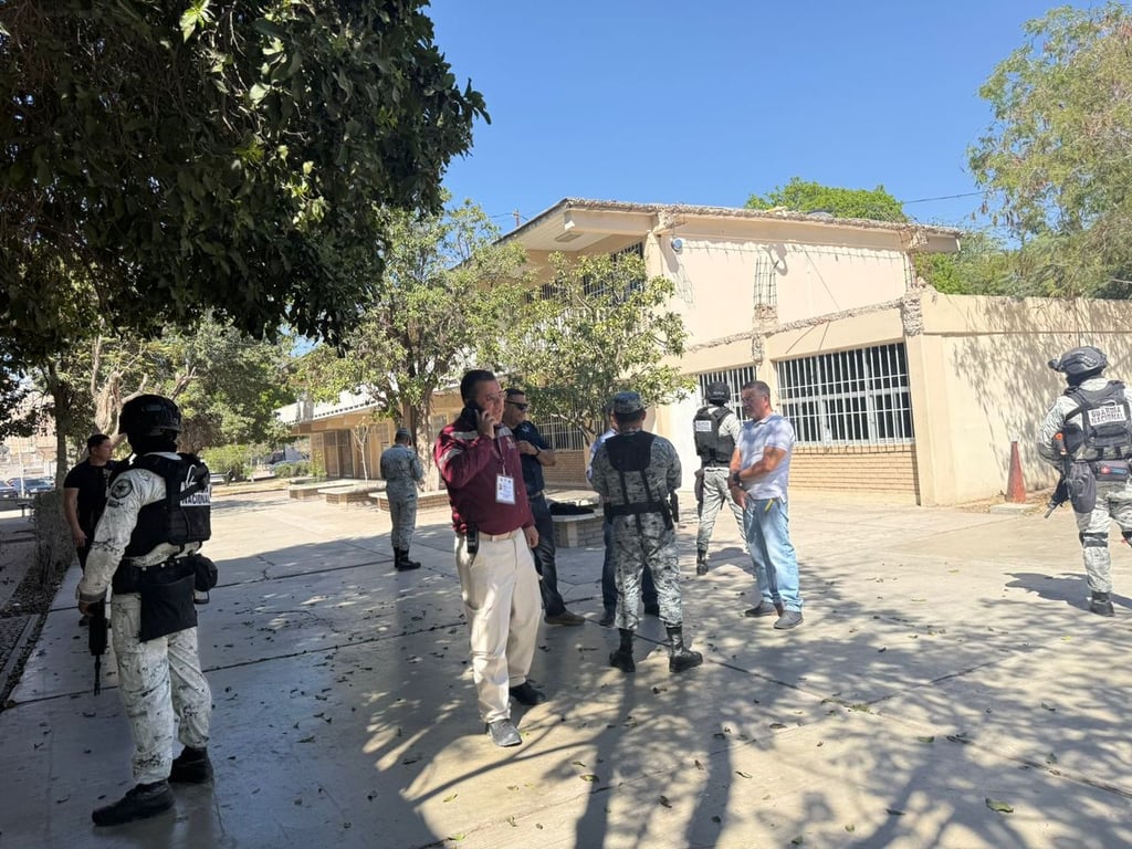 Indagatorias. Las corporaciones mencionadas realizaron recorridos en el interior del plantel para descartar cualquier situación de riesgo.